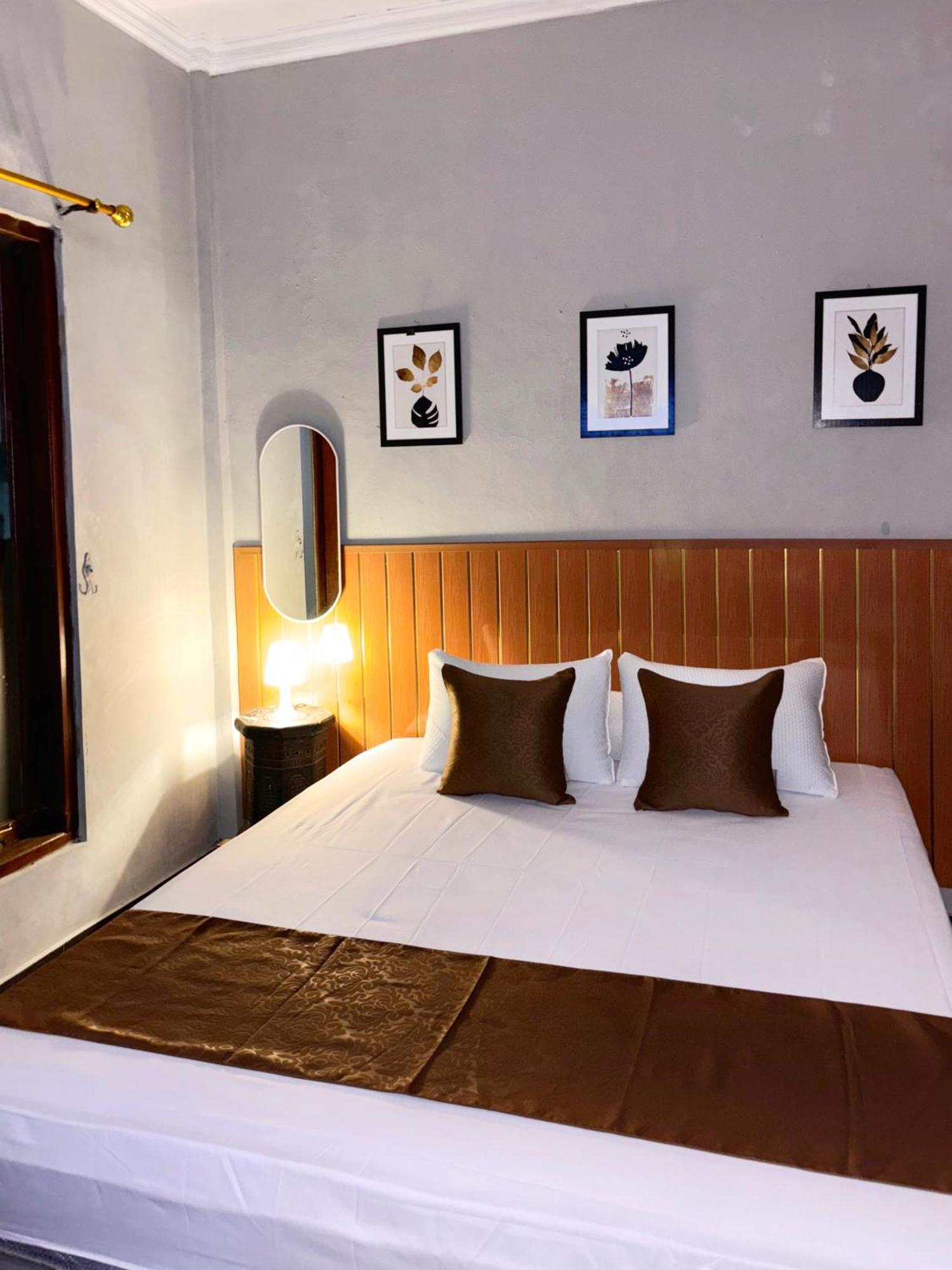 Jogja Day Inn Джок'якарта Екстер'єр фото