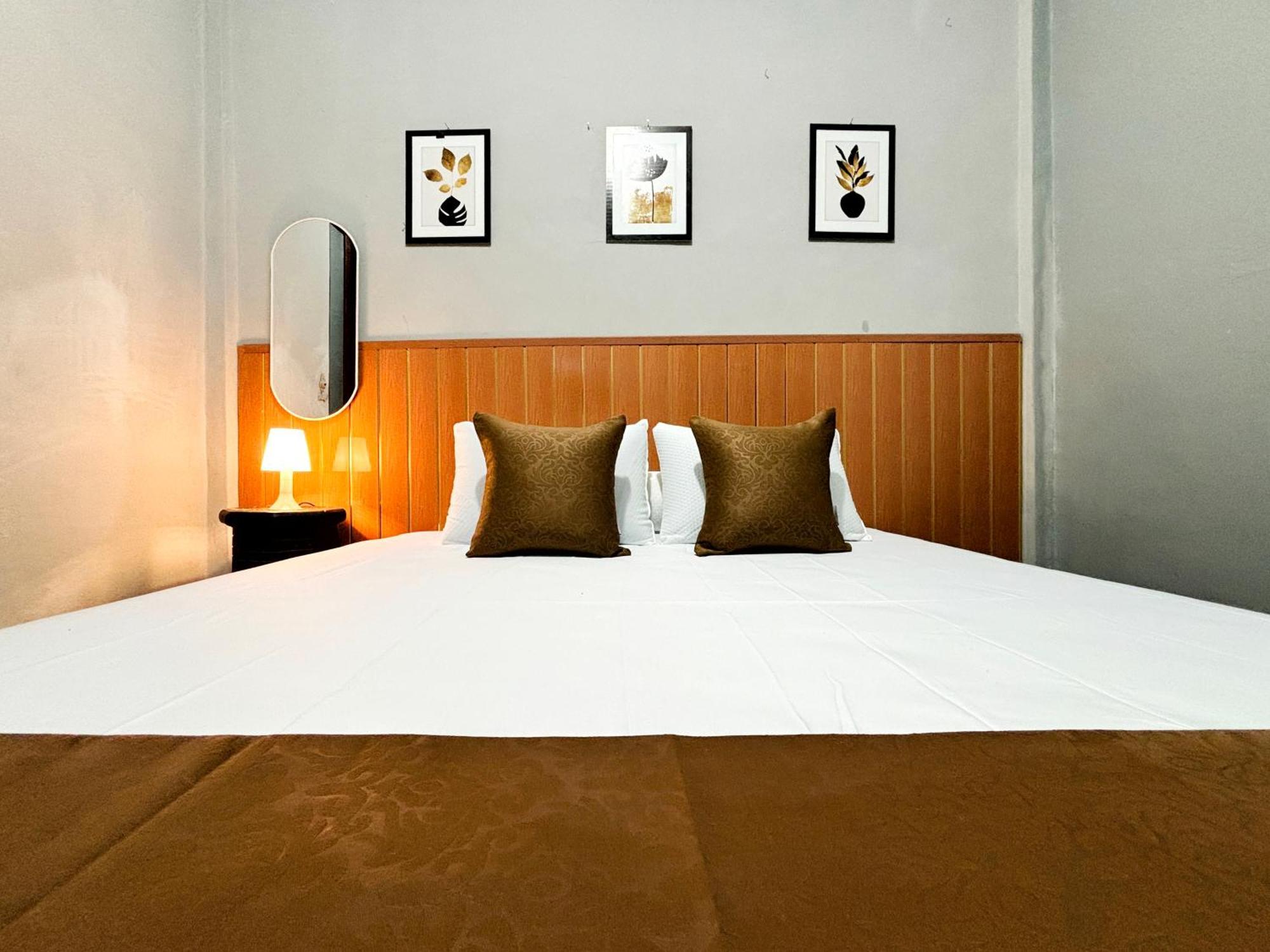 Jogja Day Inn Джок'якарта Екстер'єр фото