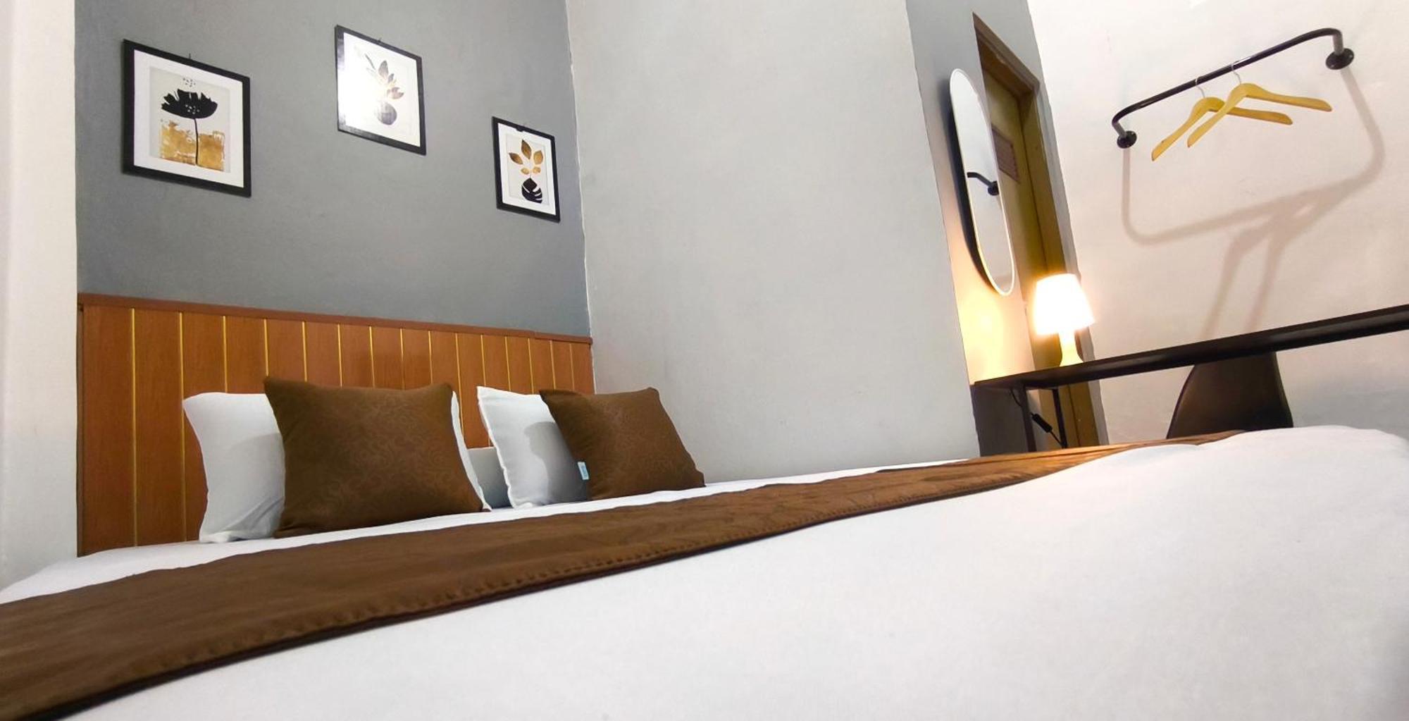 Jogja Day Inn Джок'якарта Екстер'єр фото