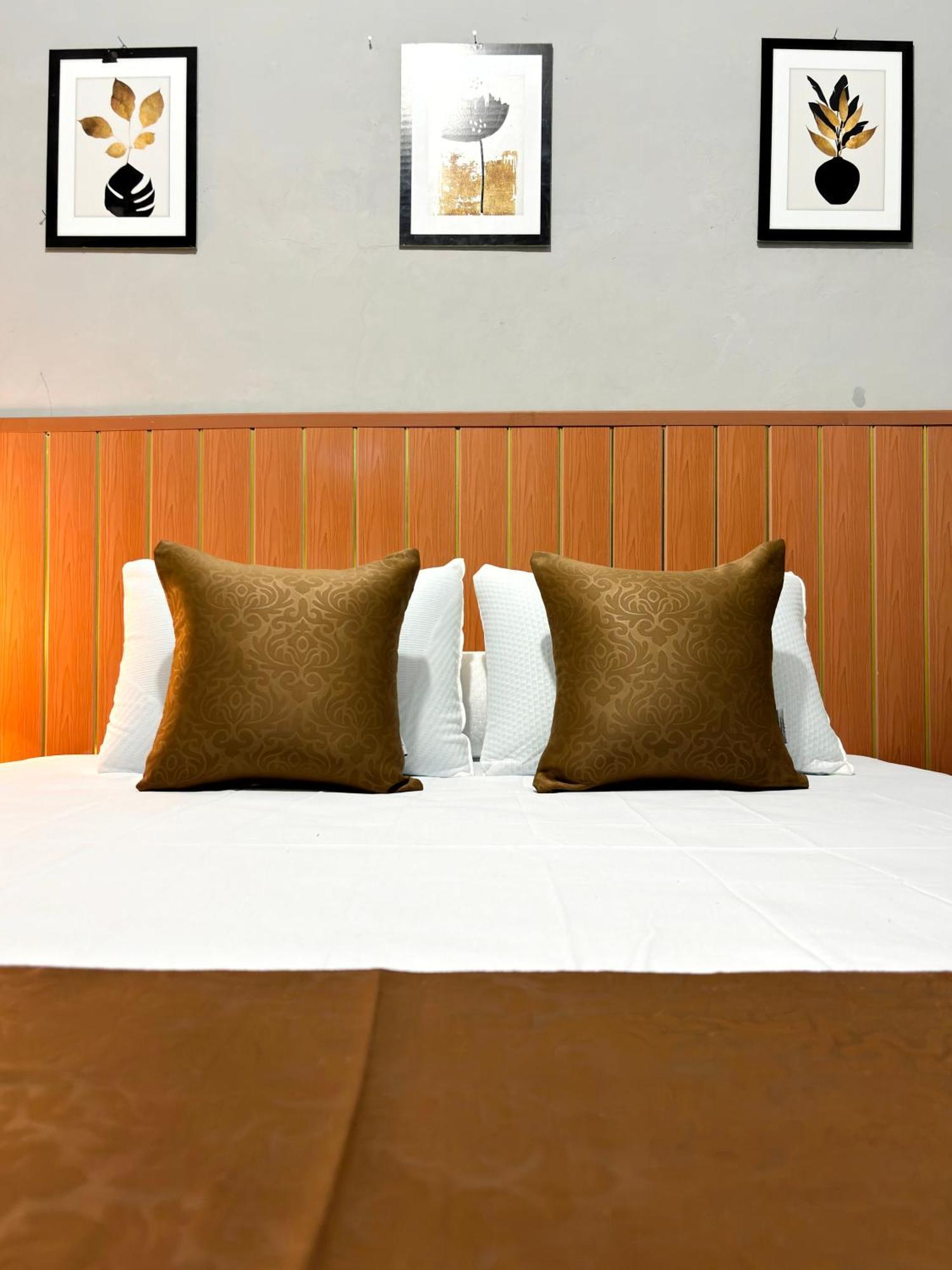 Jogja Day Inn Джок'якарта Екстер'єр фото