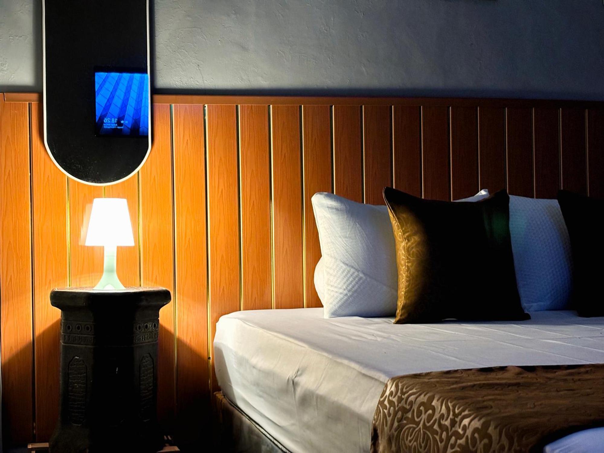 Jogja Day Inn Джок'якарта Екстер'єр фото