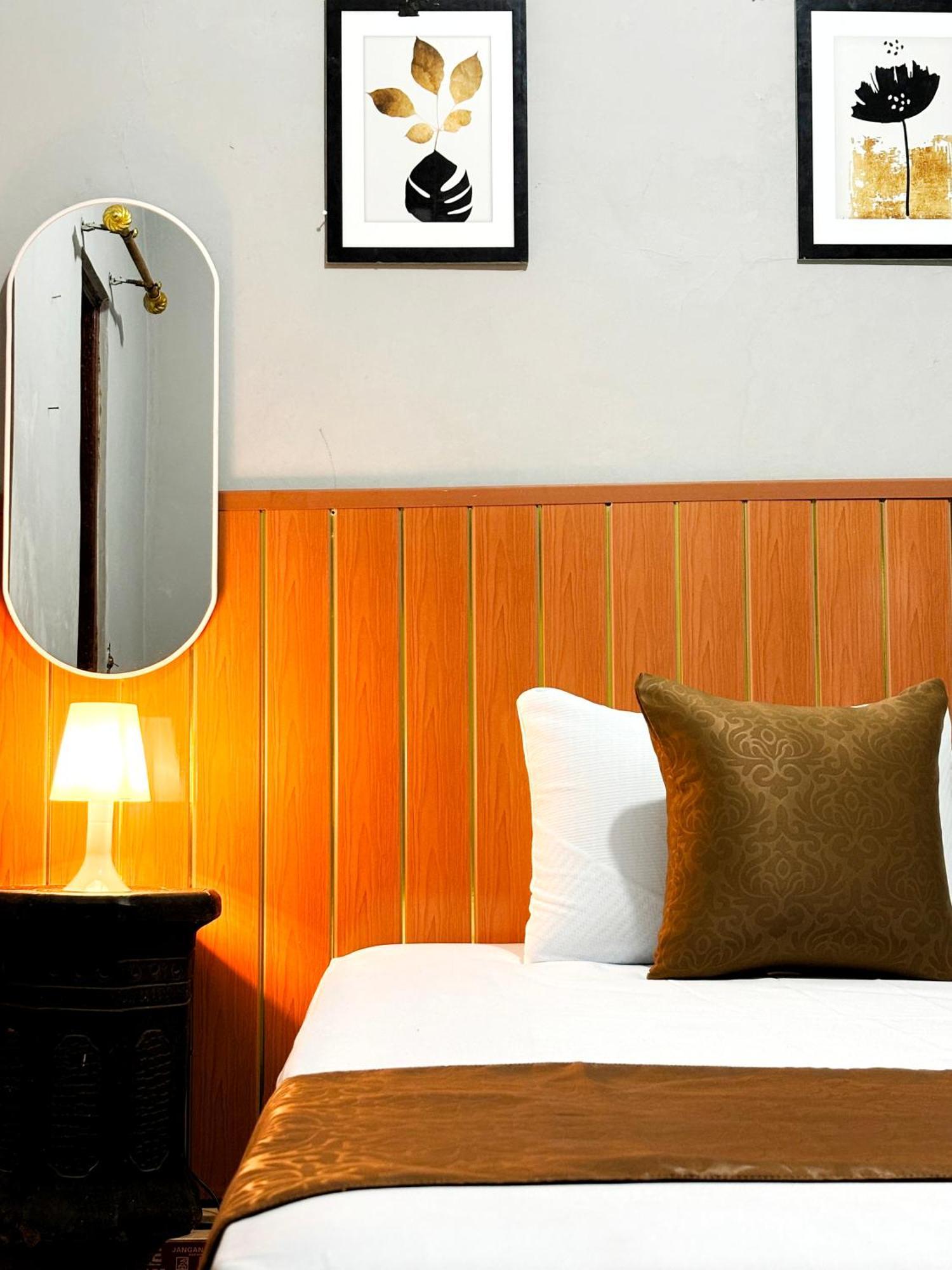 Jogja Day Inn Джок'якарта Екстер'єр фото