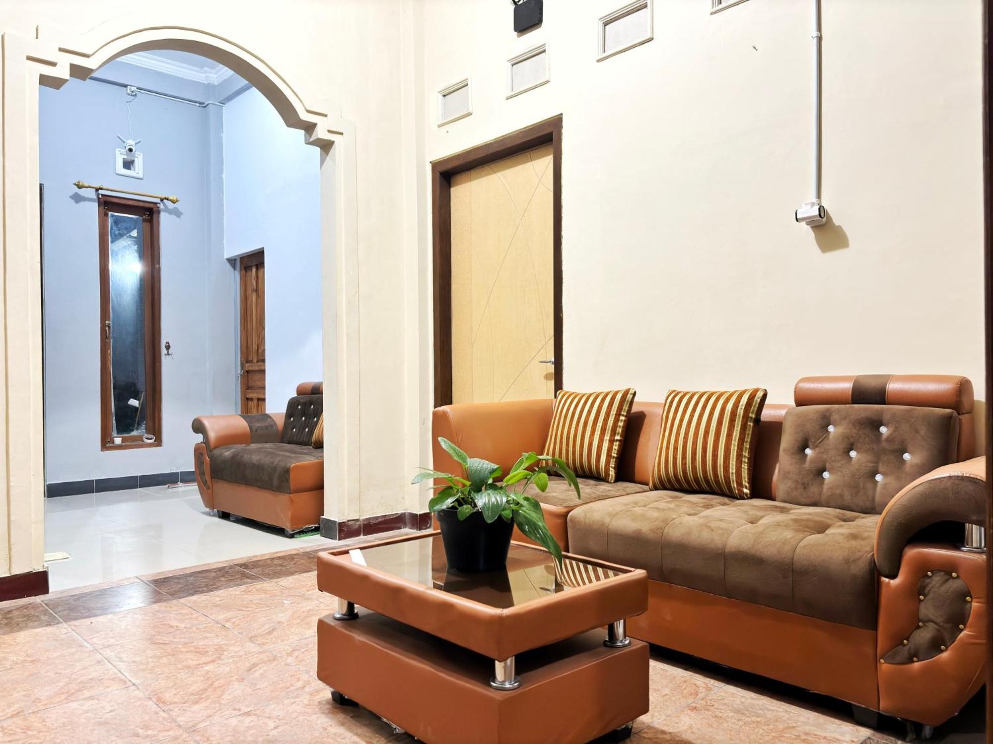 Jogja Day Inn Джок'якарта Екстер'єр фото