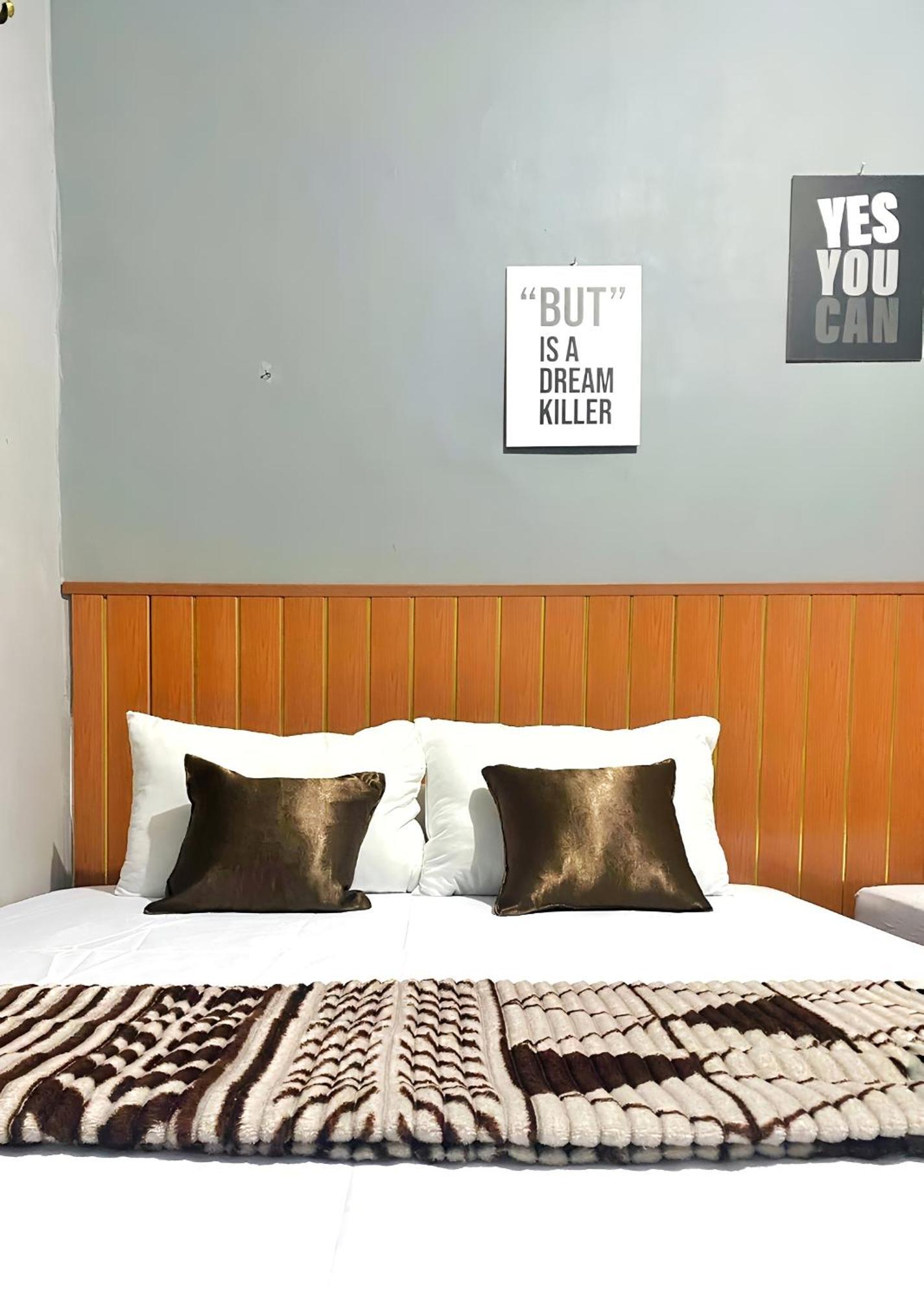 Jogja Day Inn Джок'якарта Екстер'єр фото