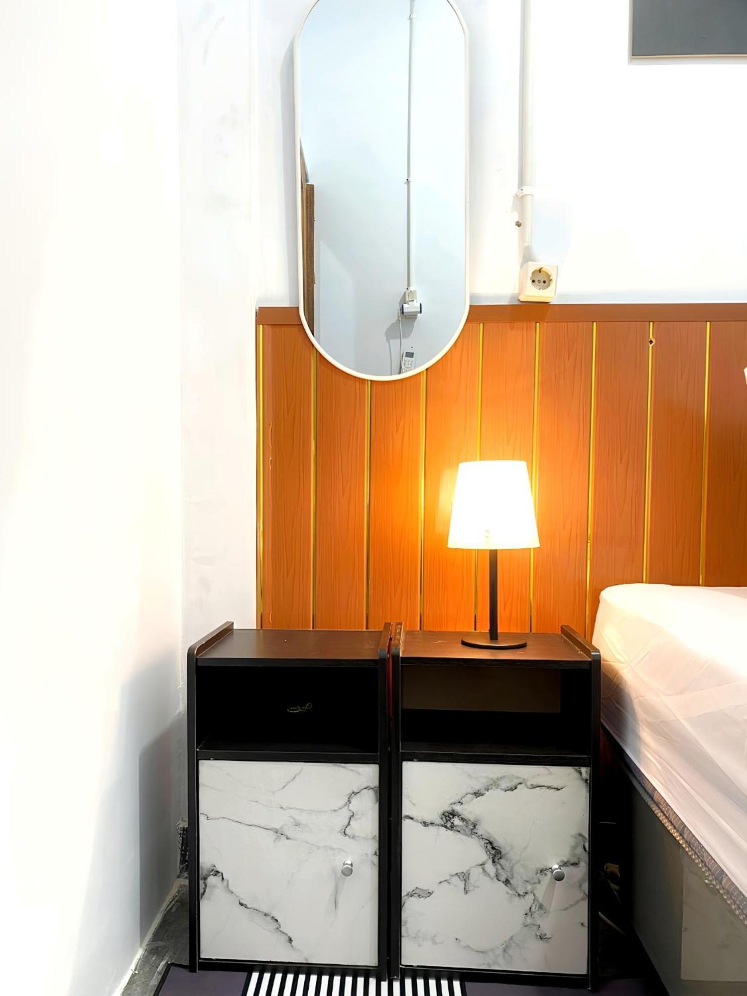 Jogja Day Inn Джок'якарта Екстер'єр фото