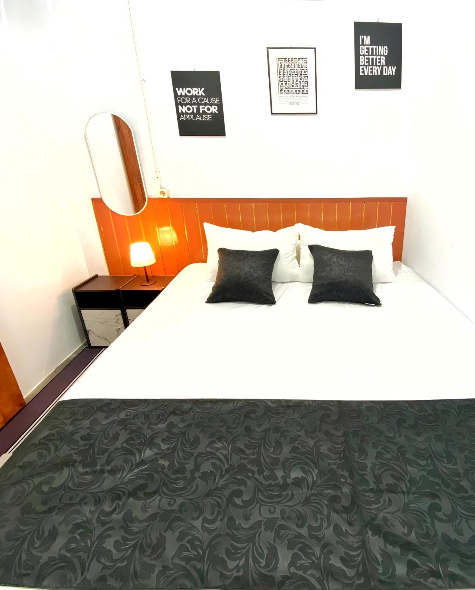 Jogja Day Inn Джок'якарта Екстер'єр фото